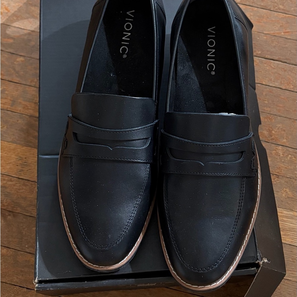 Vionic ladies Classic Black Slip-On Loafers - Picture 4 of 7